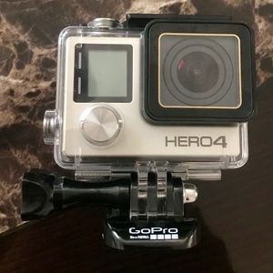 Gopro hero 4 silver edition plus accessories